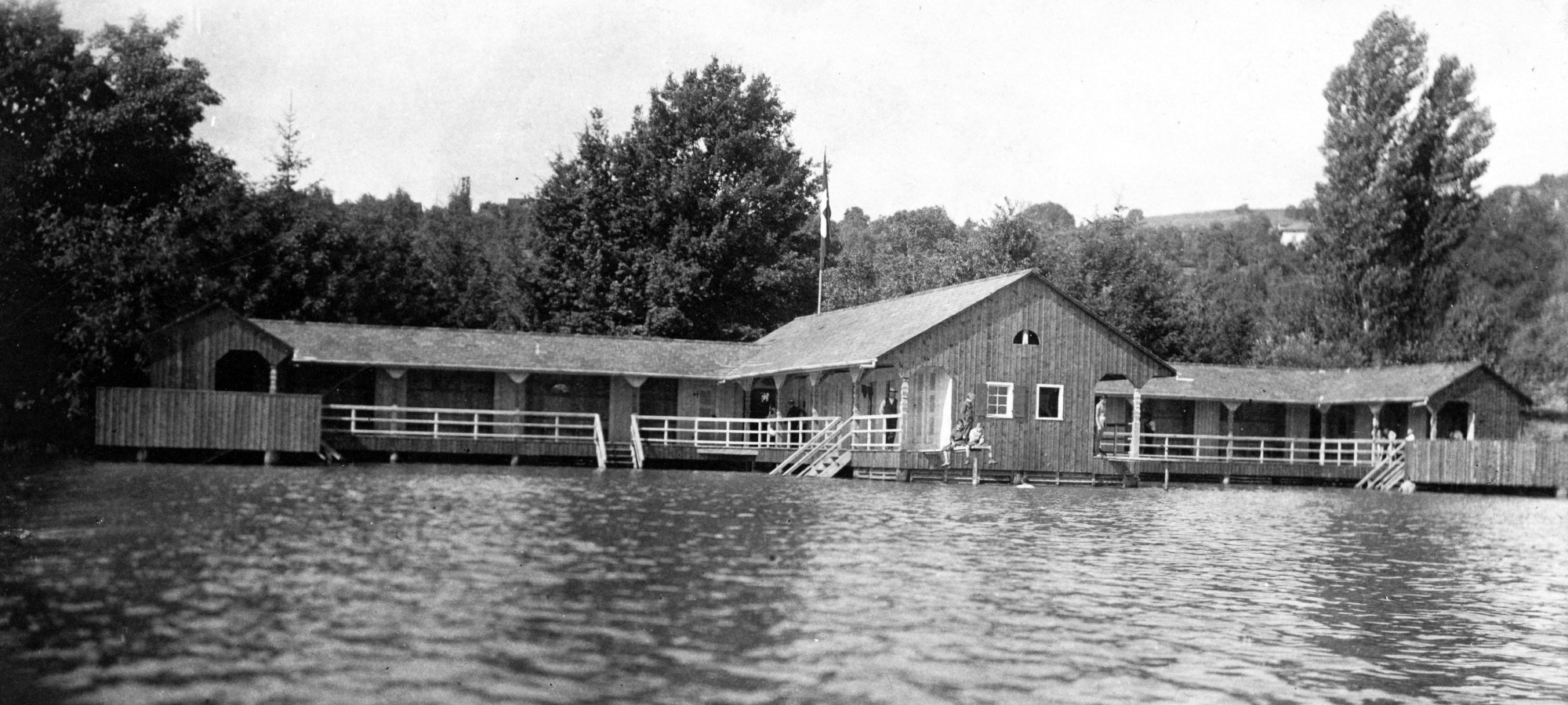 alte Badeanstalt Beinwil am Seex.jpg